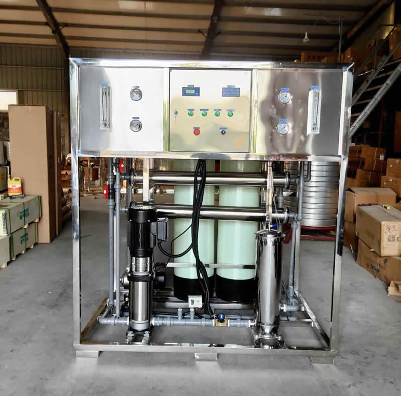 1噸每小時出水量反滲透純凈水設備 (4).jpg