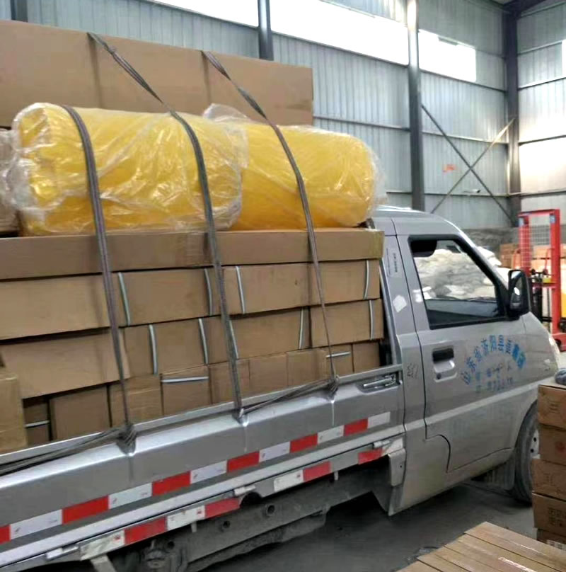 水處理設備配件裝車發貨,每天現場發貨